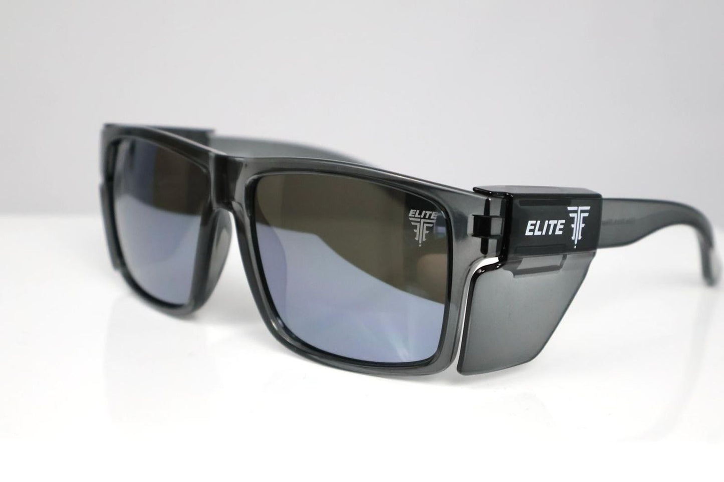 DELTA Black/Transition Black To Smoke